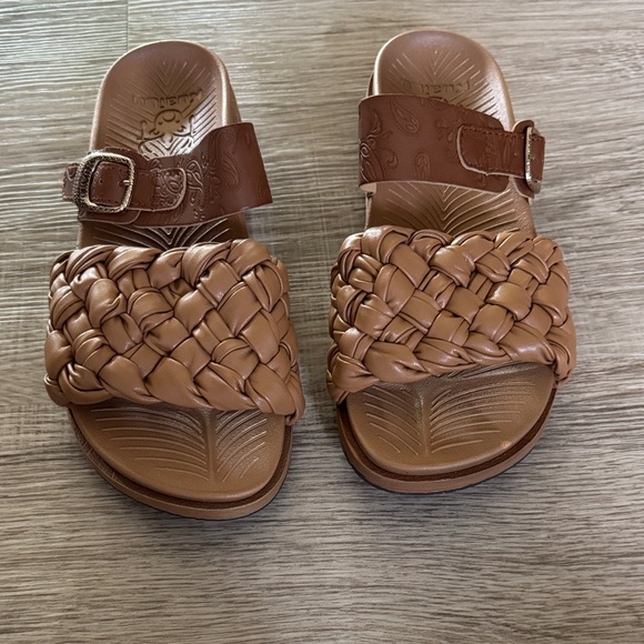 NWOT KuaiLu Brown Woven Slide Sandals - Picture 1 of 5